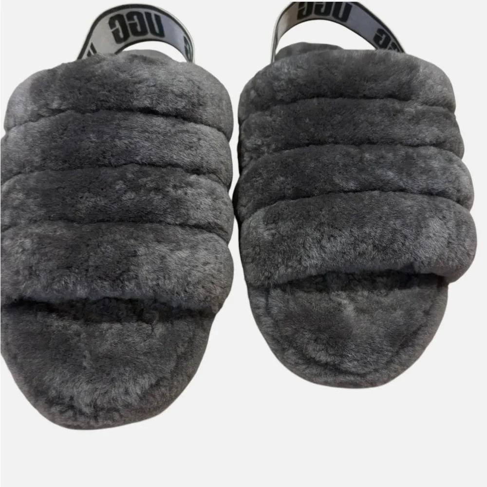 UGG excellent gently